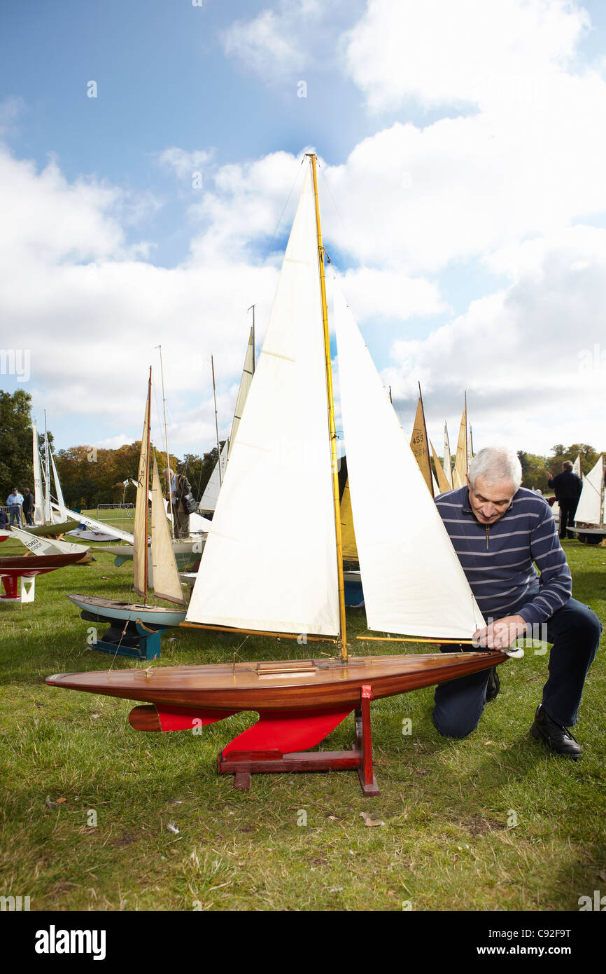 Modèle homme avec location de Woodbridge Suffolk Banque D'Images