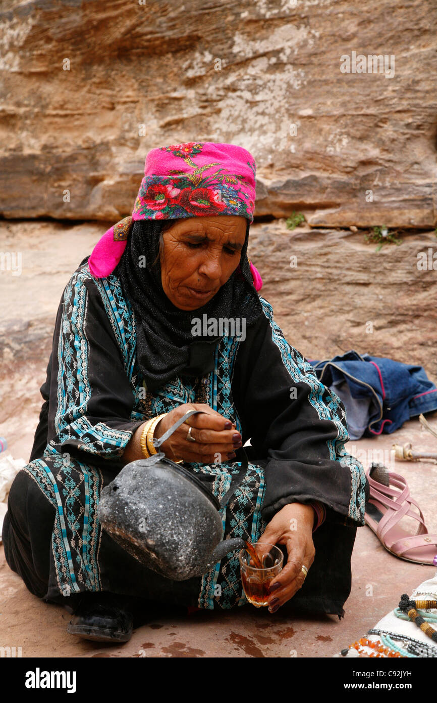 Portrait d'une vieille femme bédouine, Petra, Jordanie. Banque D'Images