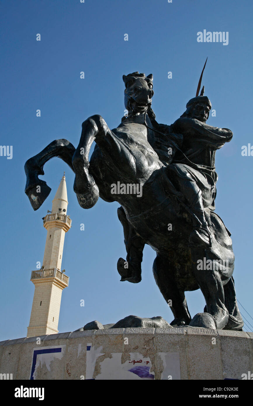 Statue de Saladin, Karak, Jordanie. Banque D'Images