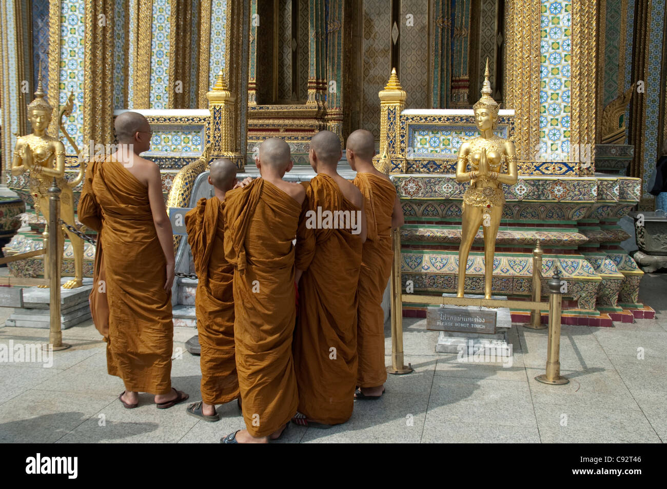 Wat Phra Kaew dans l'enceinte du Grand Palais de Bangkok est l'accueil de la plus vénérée de Temple du Bouddha Émeraude. Banque D'Images