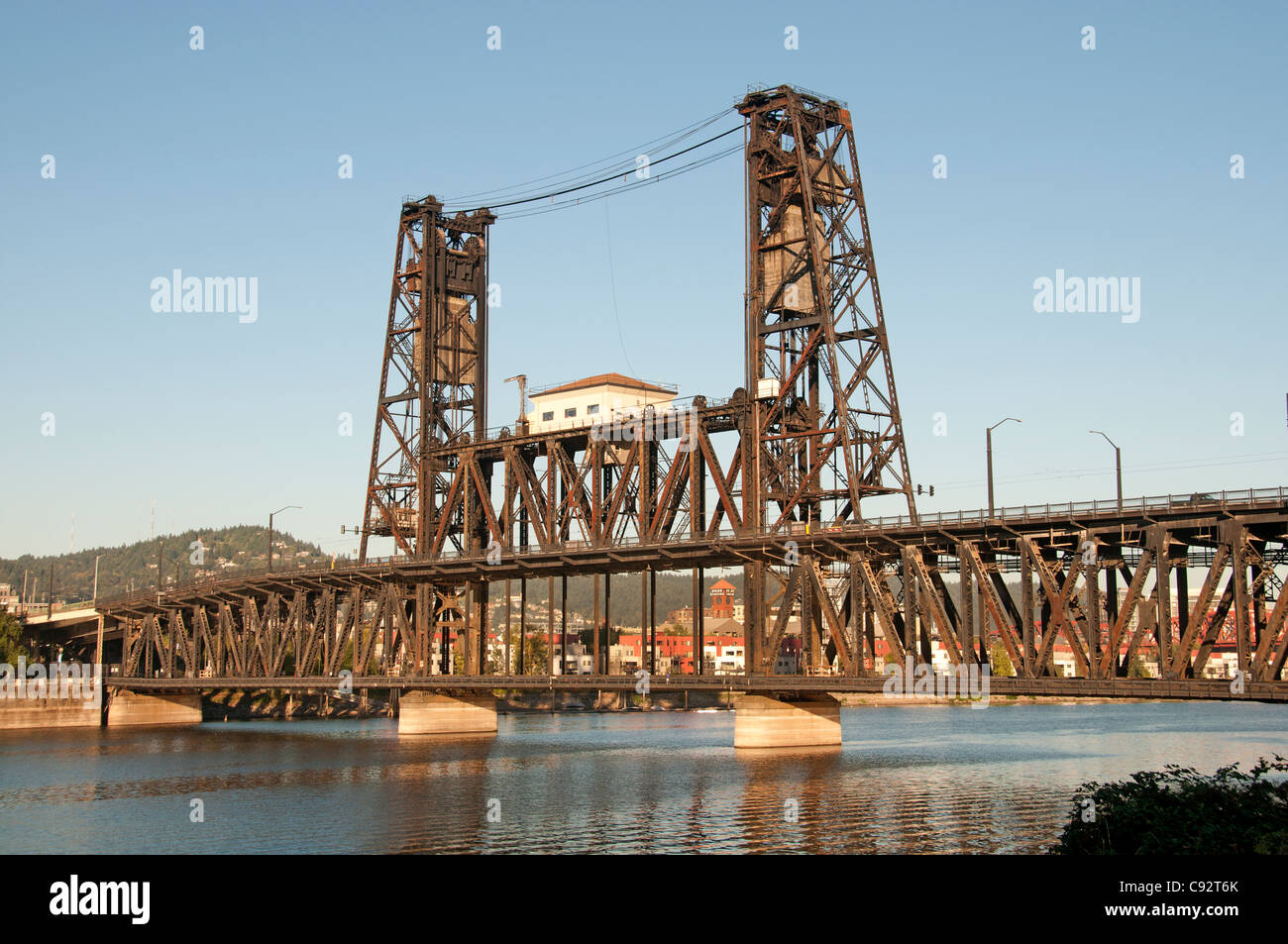 Ville Ville de Portland Oregon Steel Pont sur la rivière Willamette United States of America USA Banque D'Images