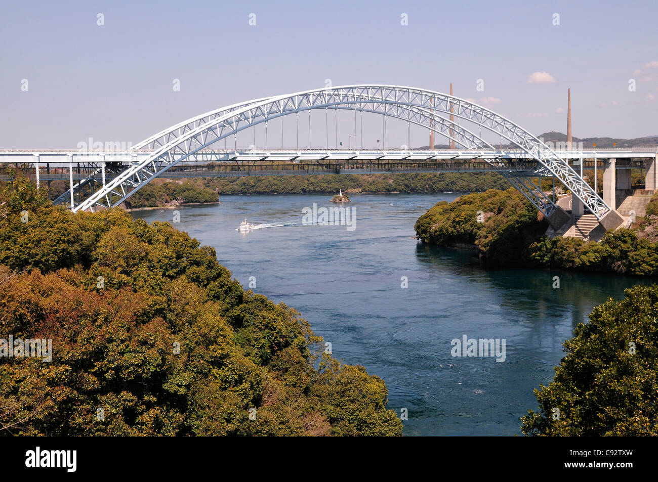 Il y a deux ponts dans le Saikai Saikai national park qui s'étendent sur tout le canal de la mer entre les îles de l'îles Kyushu Banque D'Images