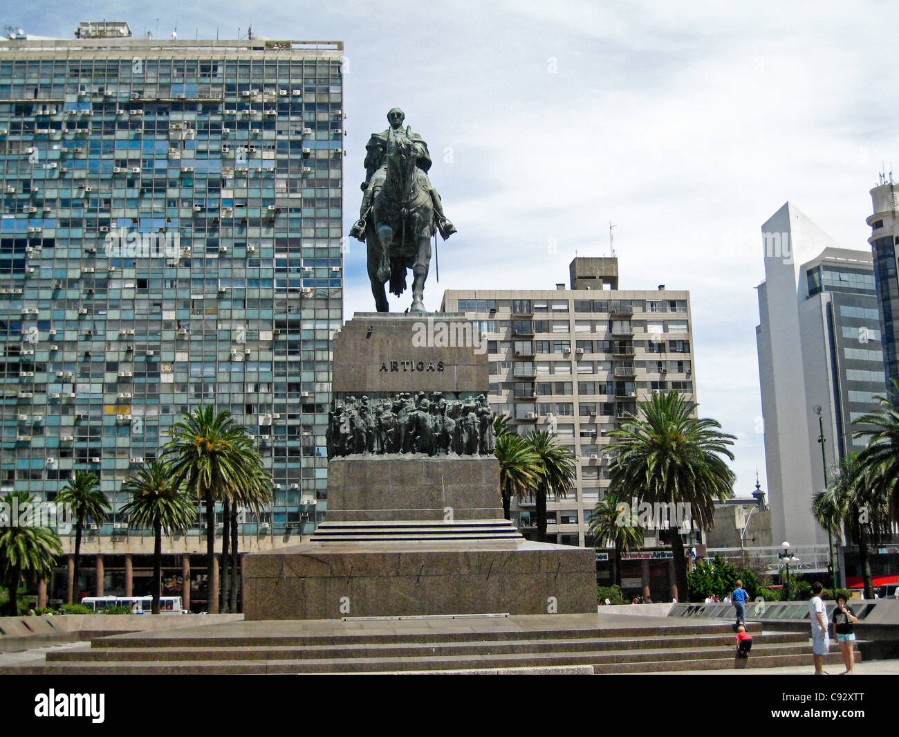 Montevideo, Montevideo, Uruguay statue équestre de José Gervasio Artigas dans Plaze Independencia. Banque D'Images