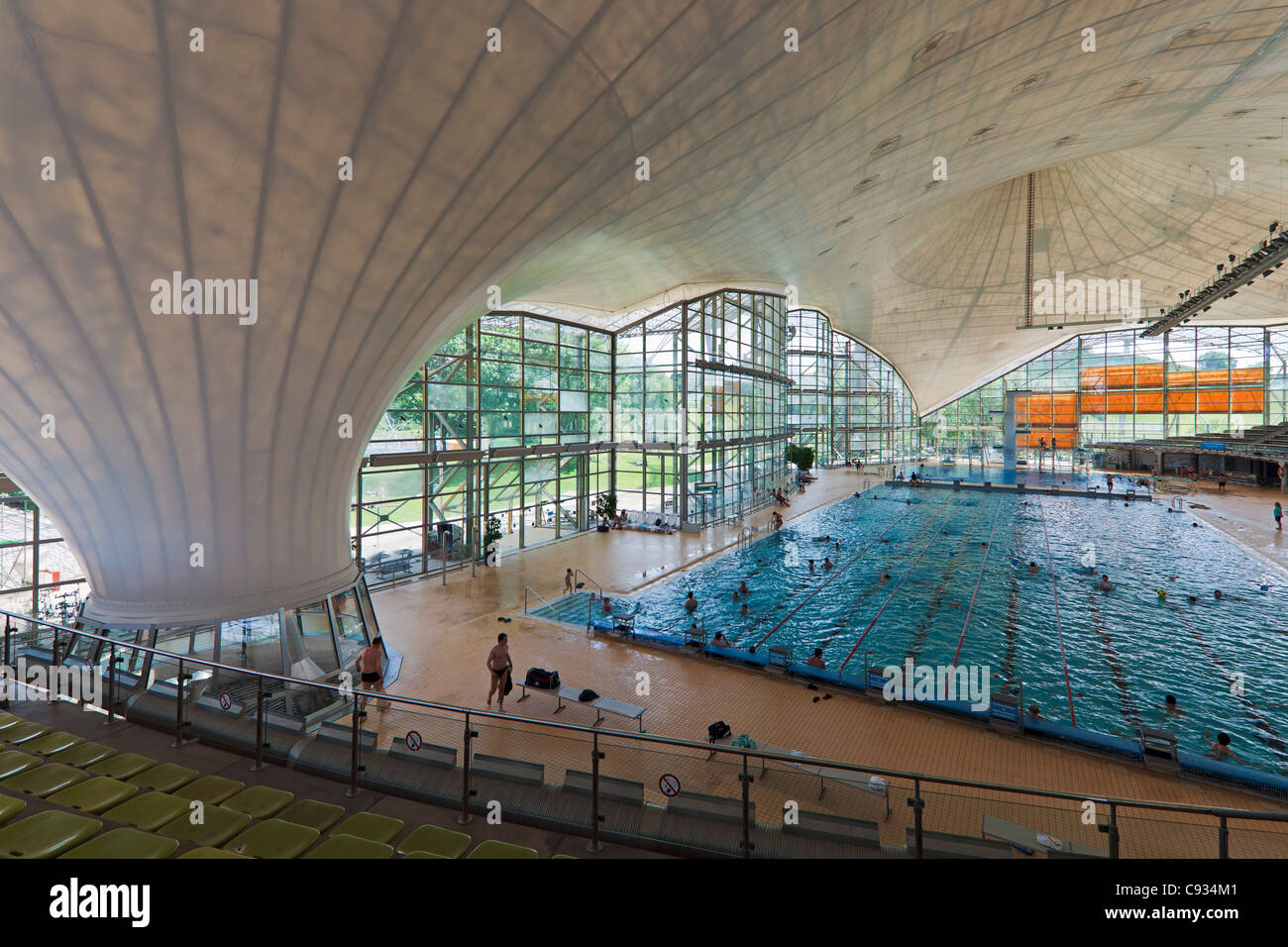 Salle de natation olympique de munich Banque de photographies et d