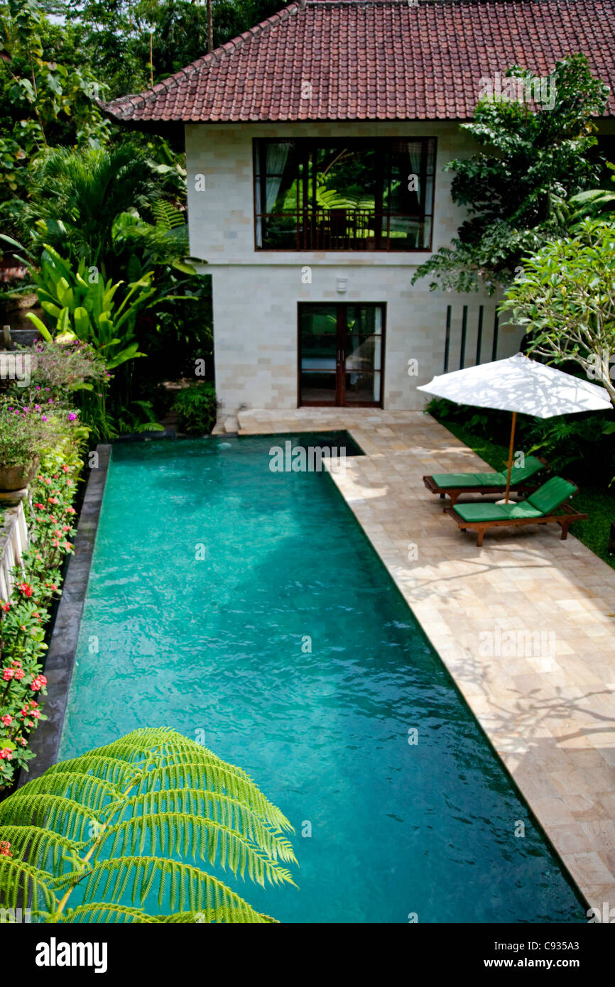 Bali, Ubud. Une villa de luxe se trouve à proximité de magnifiques jardins à Ubud. Banque D'Images