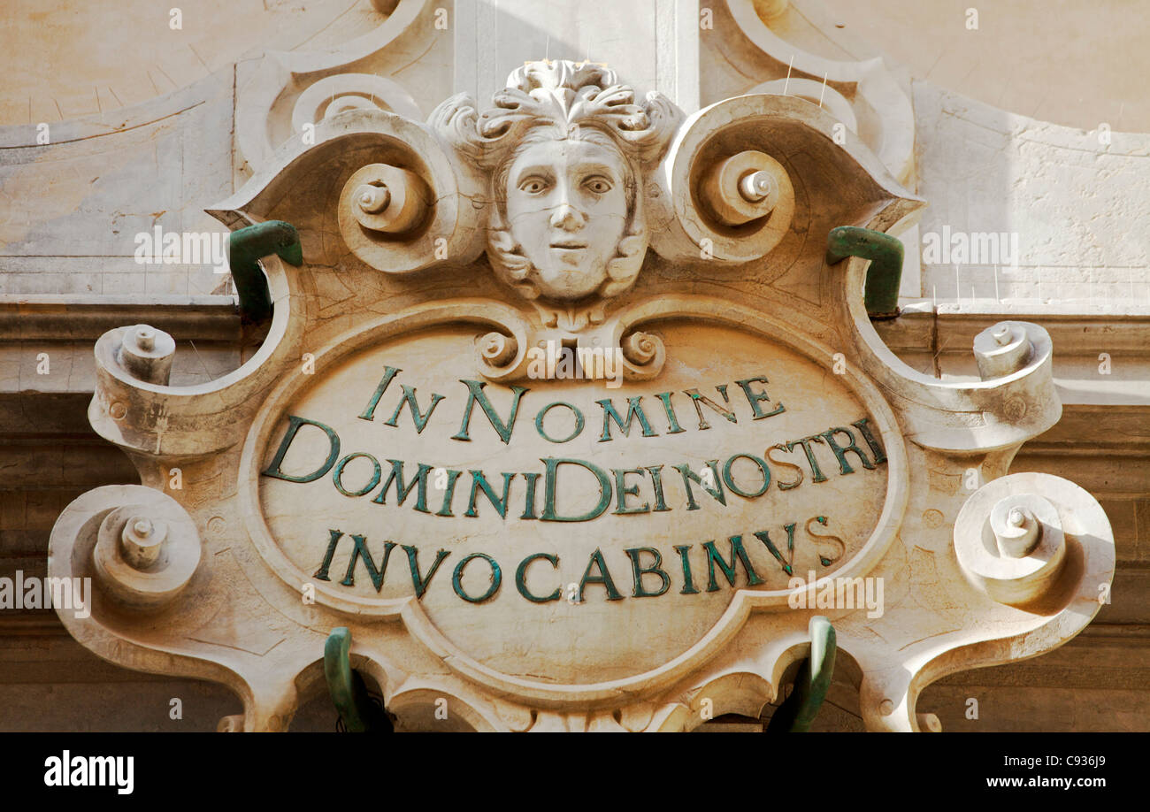 La Sicile, l'Italie, l'Europe de l'Ouest ; des détails architecturaux d'une façade Baroque Banque D'Images