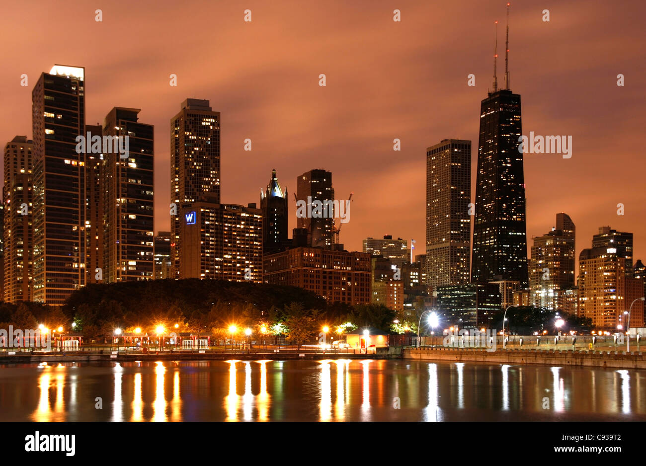 L'horizon de Chicago vu du Navy Pier, un jour de pluie. USA Banque D'Images