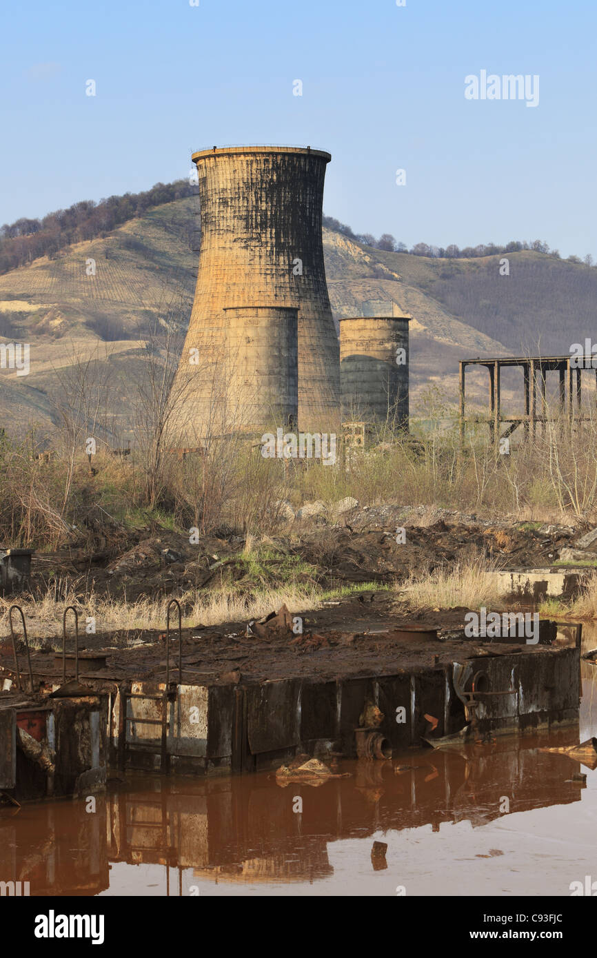 Ruines d'une très forte pollution industriel de Copsa Mica,Roumanie. Banque D'Images