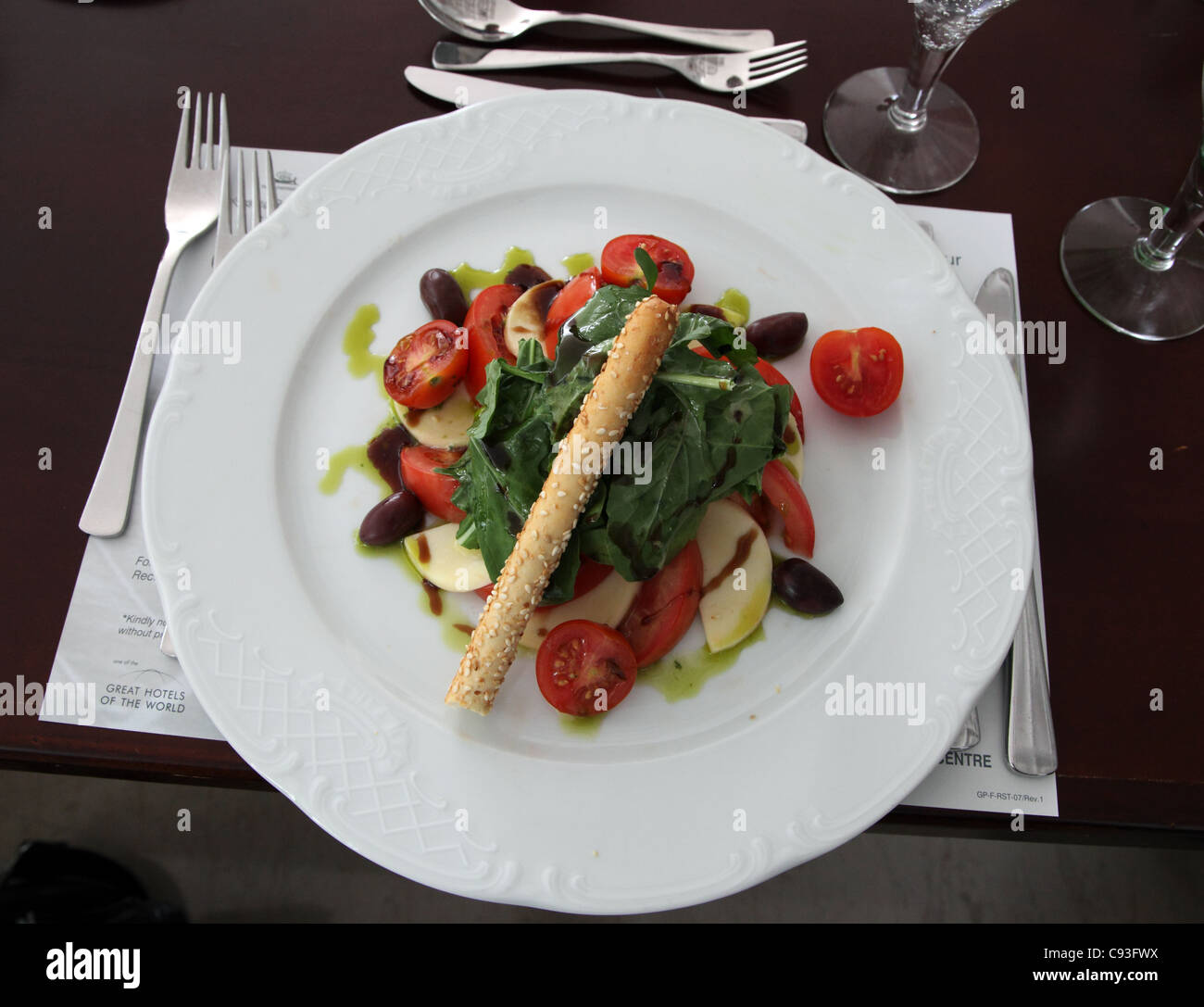Charisme,Salade de tomates, chambre hôtel Grecian Bay Chypre Banque D'Images