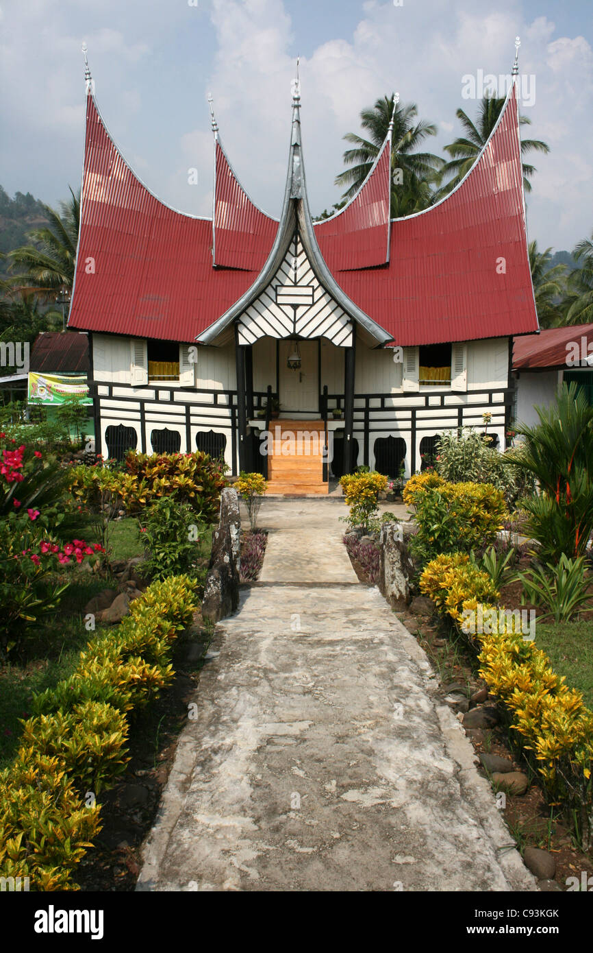 Rumah Gadang (Culture Minangkabau : 'grande maison') à Sumatra Banque D'Images