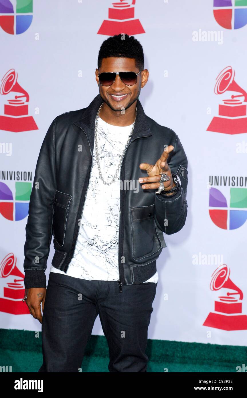 Usher aux arrivées pour 12e édition Latin Grammy Awards - Arrivals, Mandalay Bay Events Center, Las Vegas, NV le 10 novembre 2011. Photo par : Elizabeth Goodenough/Everett Collection Banque D'Images