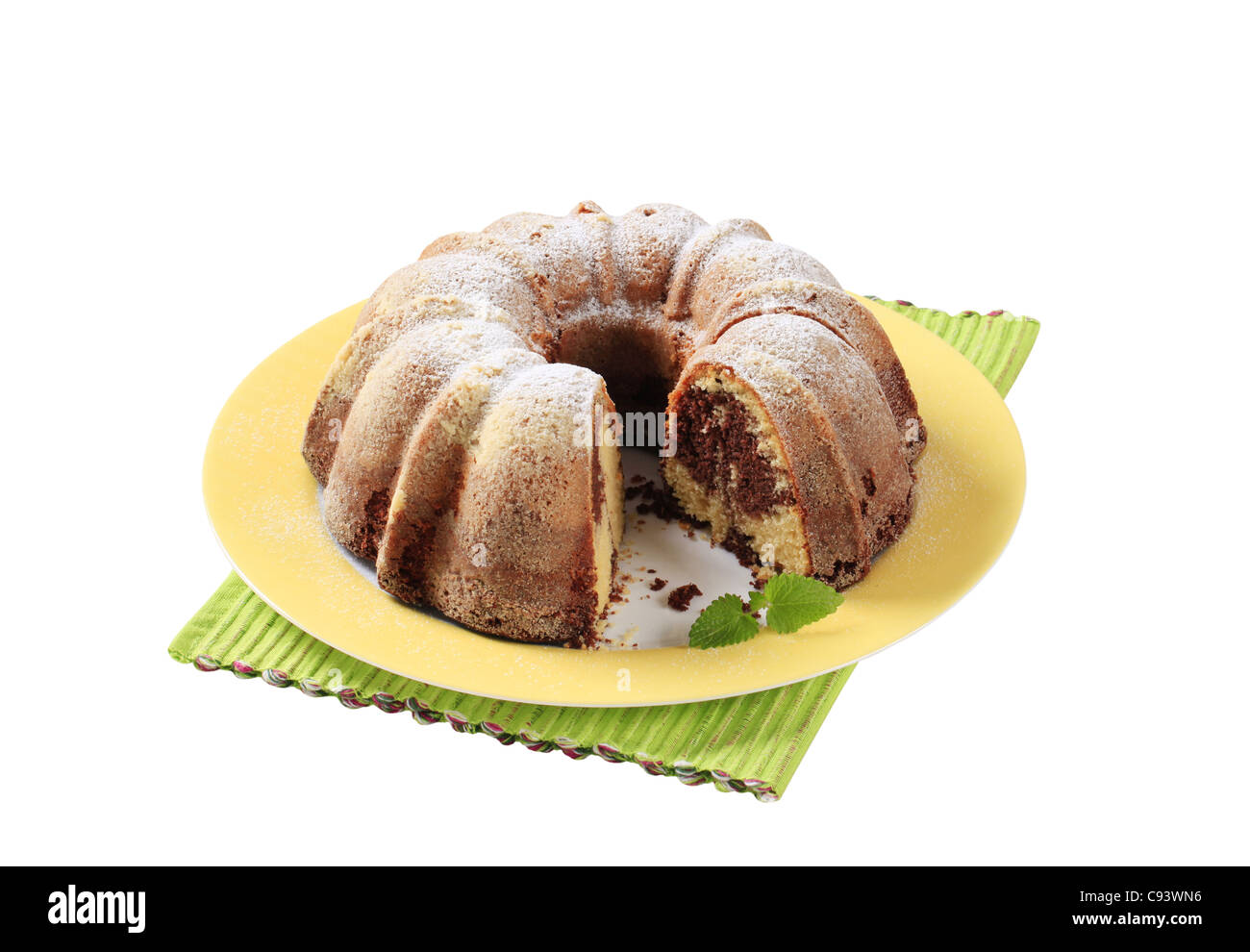 Gâteau bundt fraîchement saupoudrée de sucre glace Banque D'Images