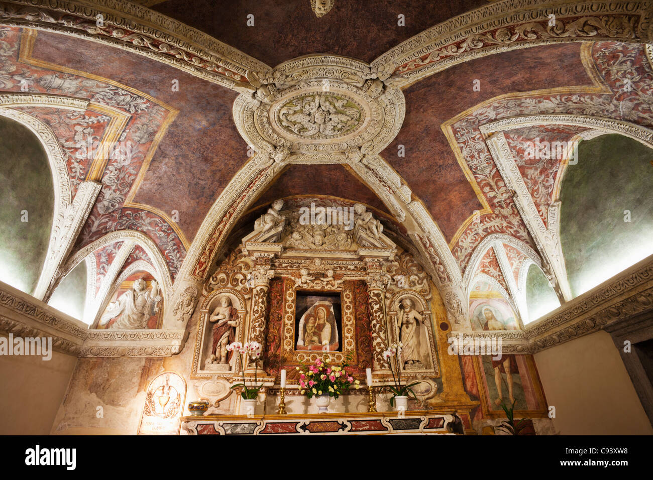 L'Italie, la Lombardie, le lac de Garde Sirmione, l'intérieur de l'église Santa Maria del Ponte Banque D'Images