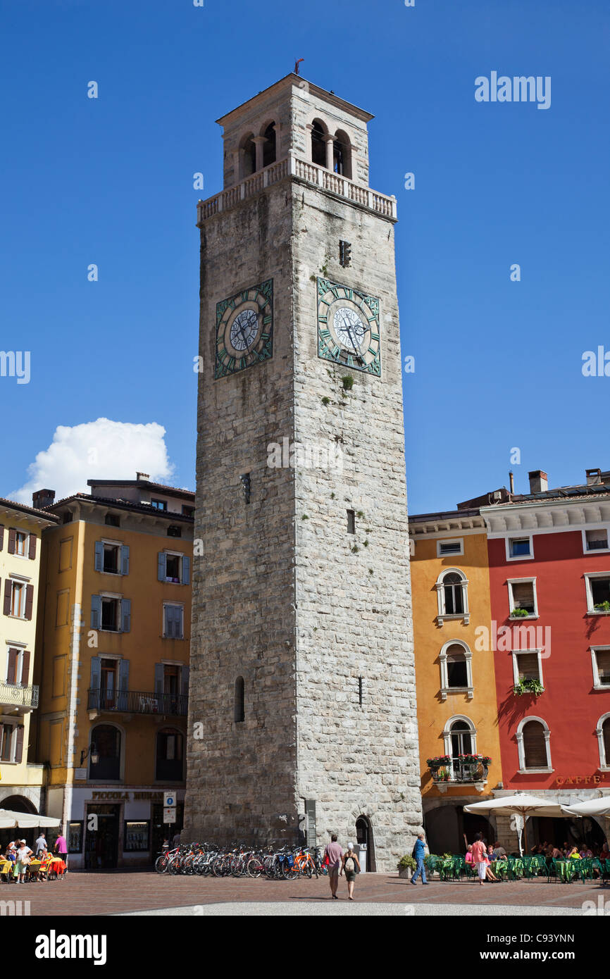 L'Italie, Trento, Lac de Garde, Riva del Garda, Tour Apponale Banque D'Images