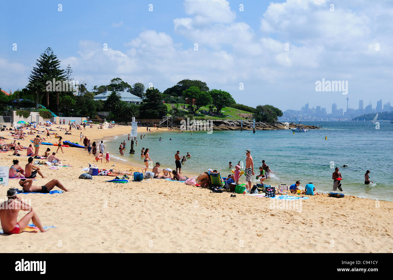 Bénéficiant de soleil journée ensoleillée en novembre à Camp Cove, Sydney, Australie Banque D'Images