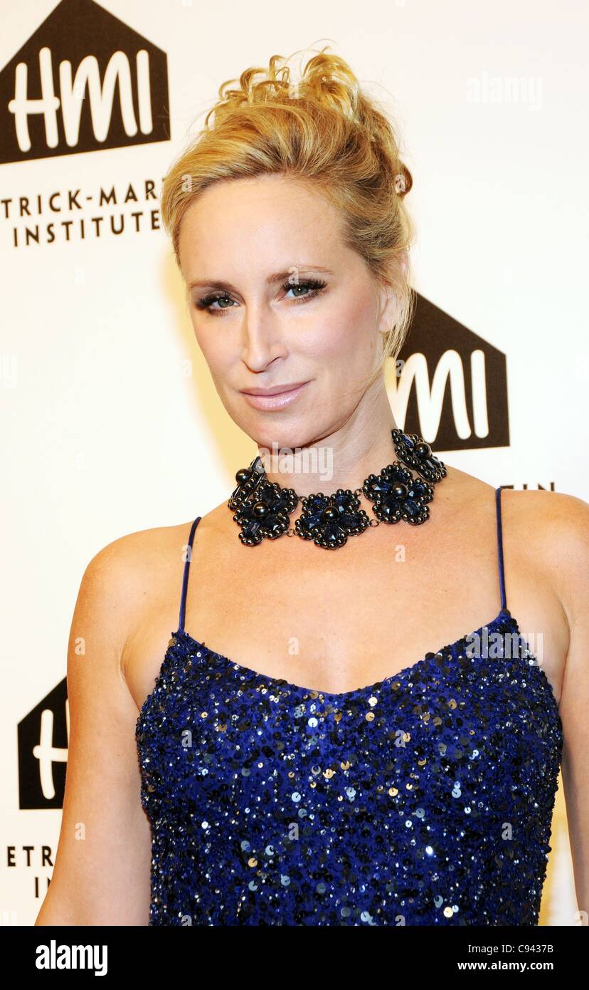 Sonja Morgan aux arrivées pour 2011 Emery Awards, le Restaurant Cipriani Wall Street, New York, NY Le 10 novembre 2011. Photo par : Desiree Navarro/Everett Collection Banque D'Images