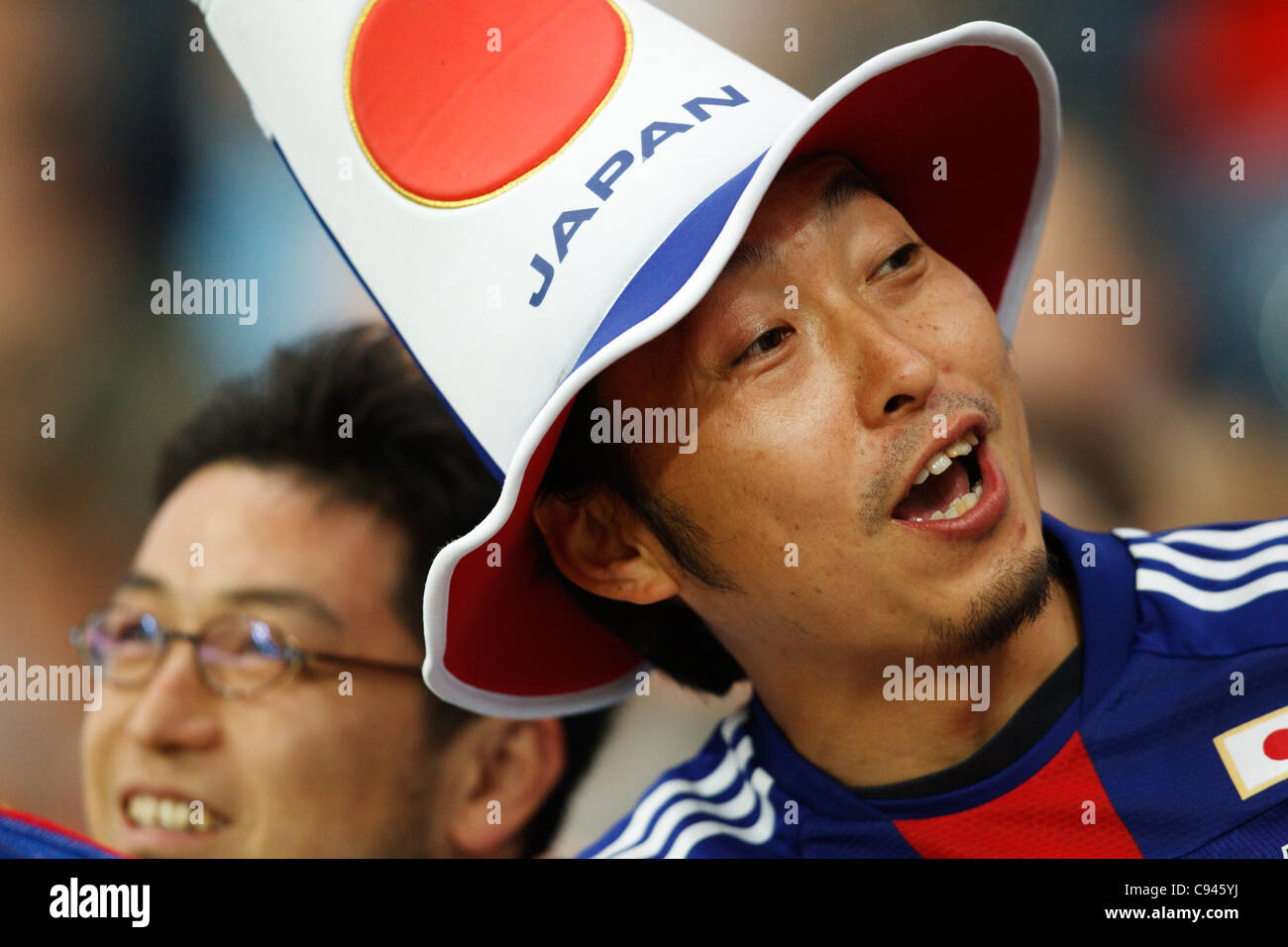 Japanese fans fan supporter Banque de photographies et d'images à haute  résolution - Alamy