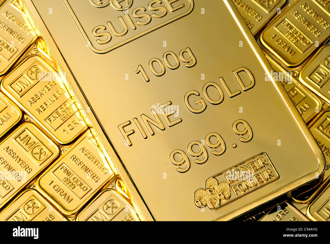 Gold Bullion en 100g et 1g bars / lingots (répliques) plaqué or Banque D'Images