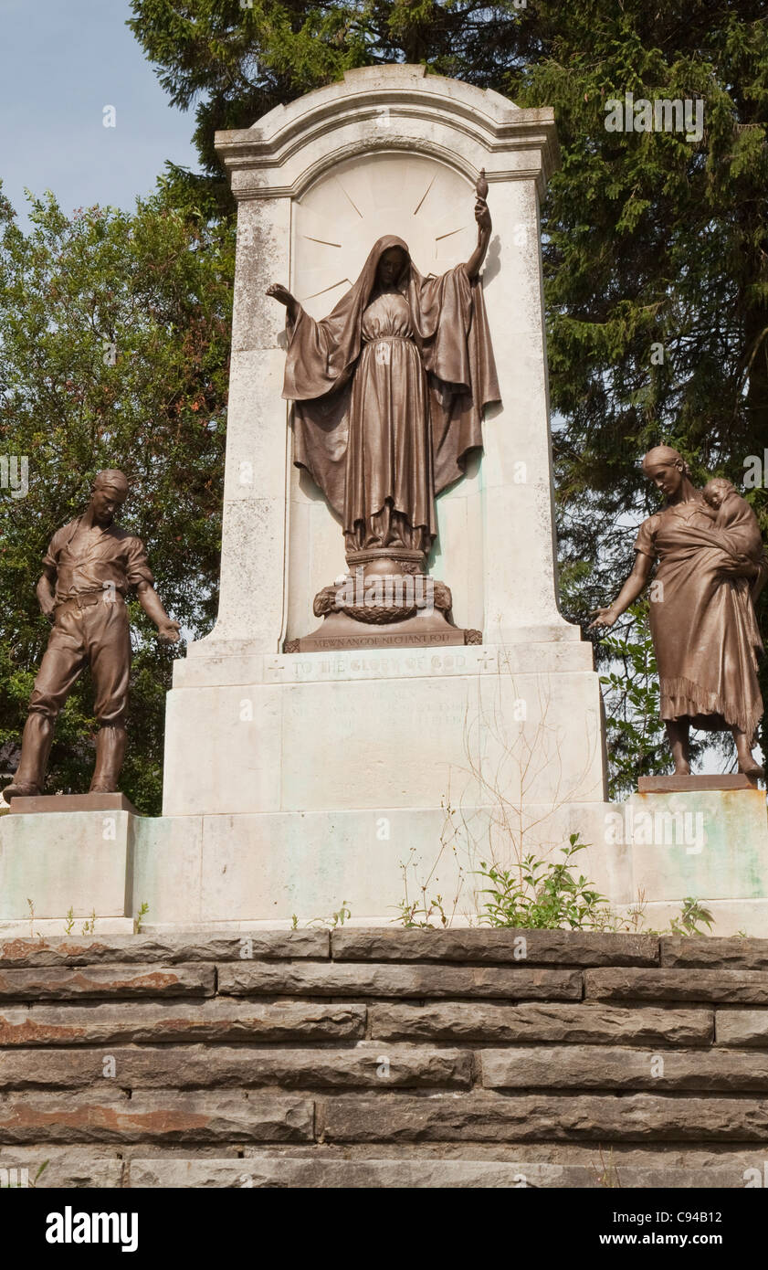 War Memorial à Dowlais Merthyr Tydfil Banque D'Images
