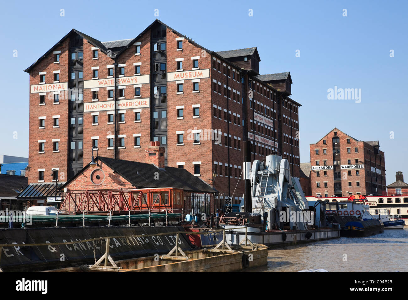 Les quais de Gloucester, Gloucestershire, Angleterre, Royaume-Uni. Le National Waterways Museum de Llanthony Warehouse Banque D'Images