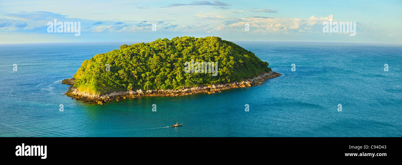 Une grande île tropicale avec une vue d'ensemble Banque D'Images