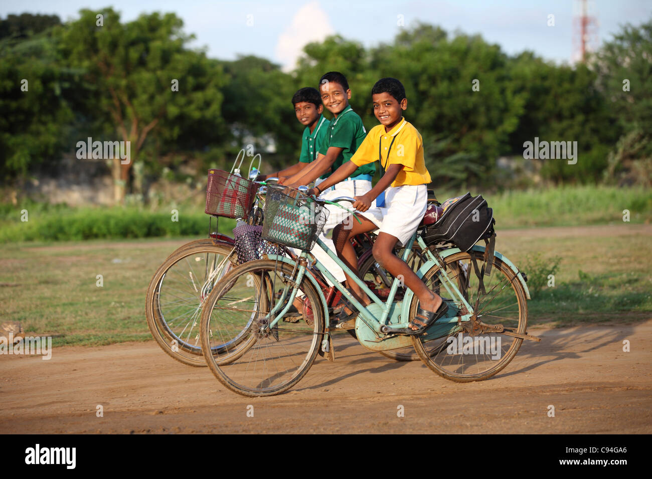 Garçons de l'école indienne avec location Tamil Nadu Inde Banque D'Images