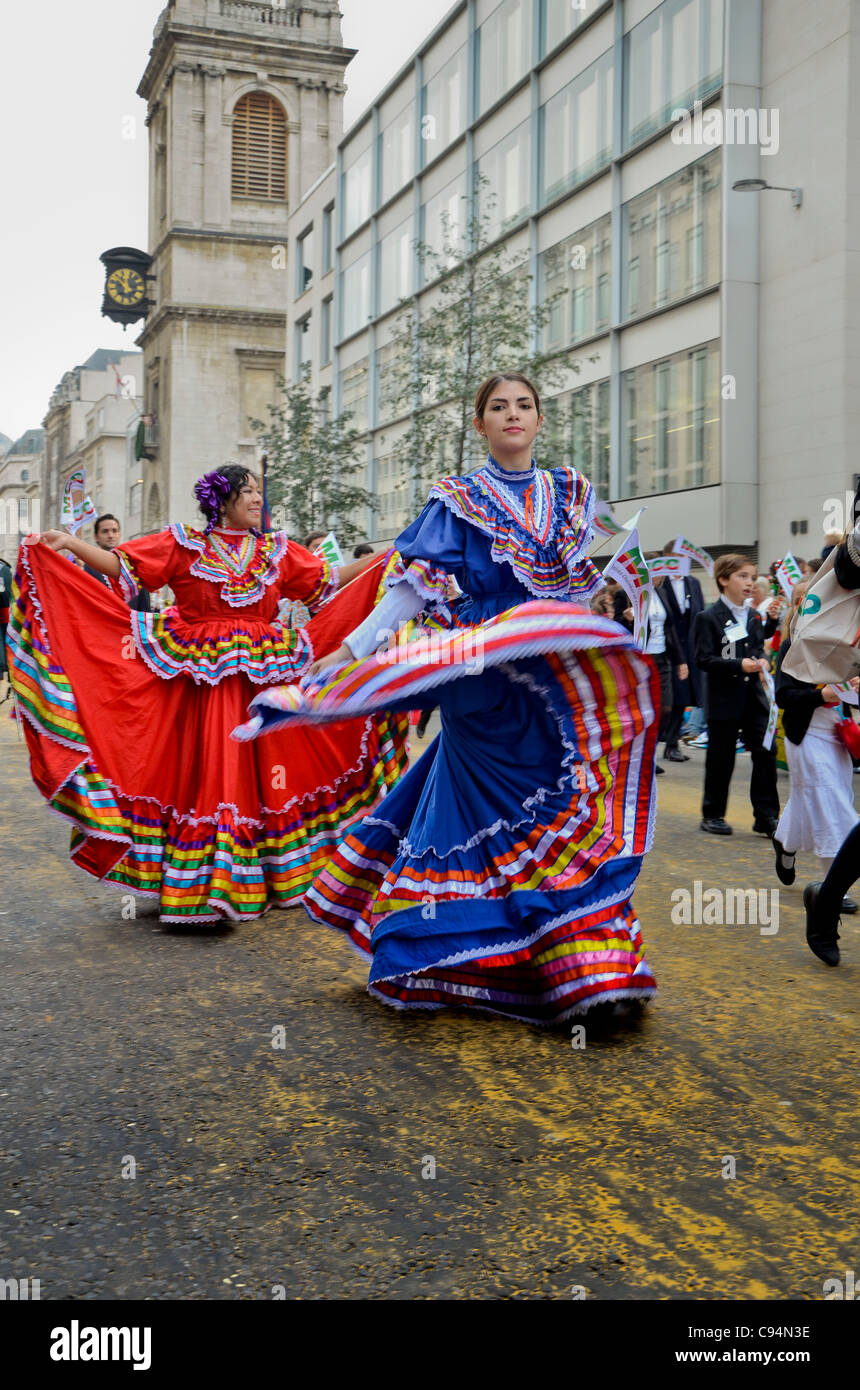 Danseuse mexicaine au lord-maire de Londres Show 2011 Banque D'Images