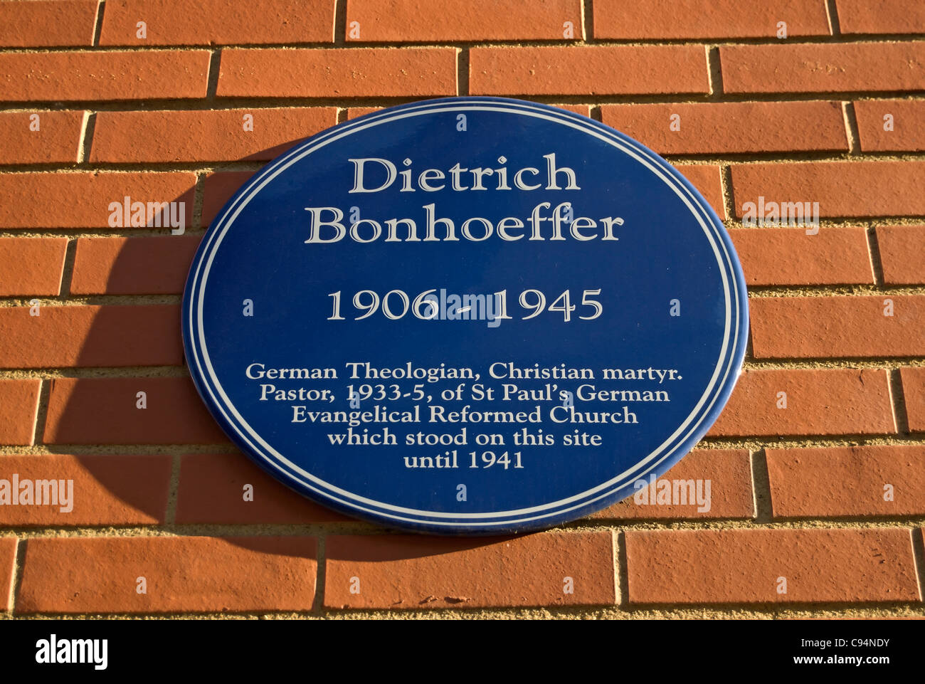 Plaque de Dietrich Bonhoeffer, pasteur et théologien allemand à Londres, pendant les années 1930, plus tard exécuté par les nazis Banque D'Images