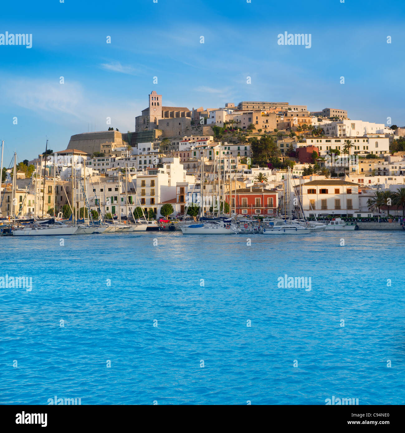 Eivissa Ibiza ville avec vue sur la mer Méditerranée Banque D'Images