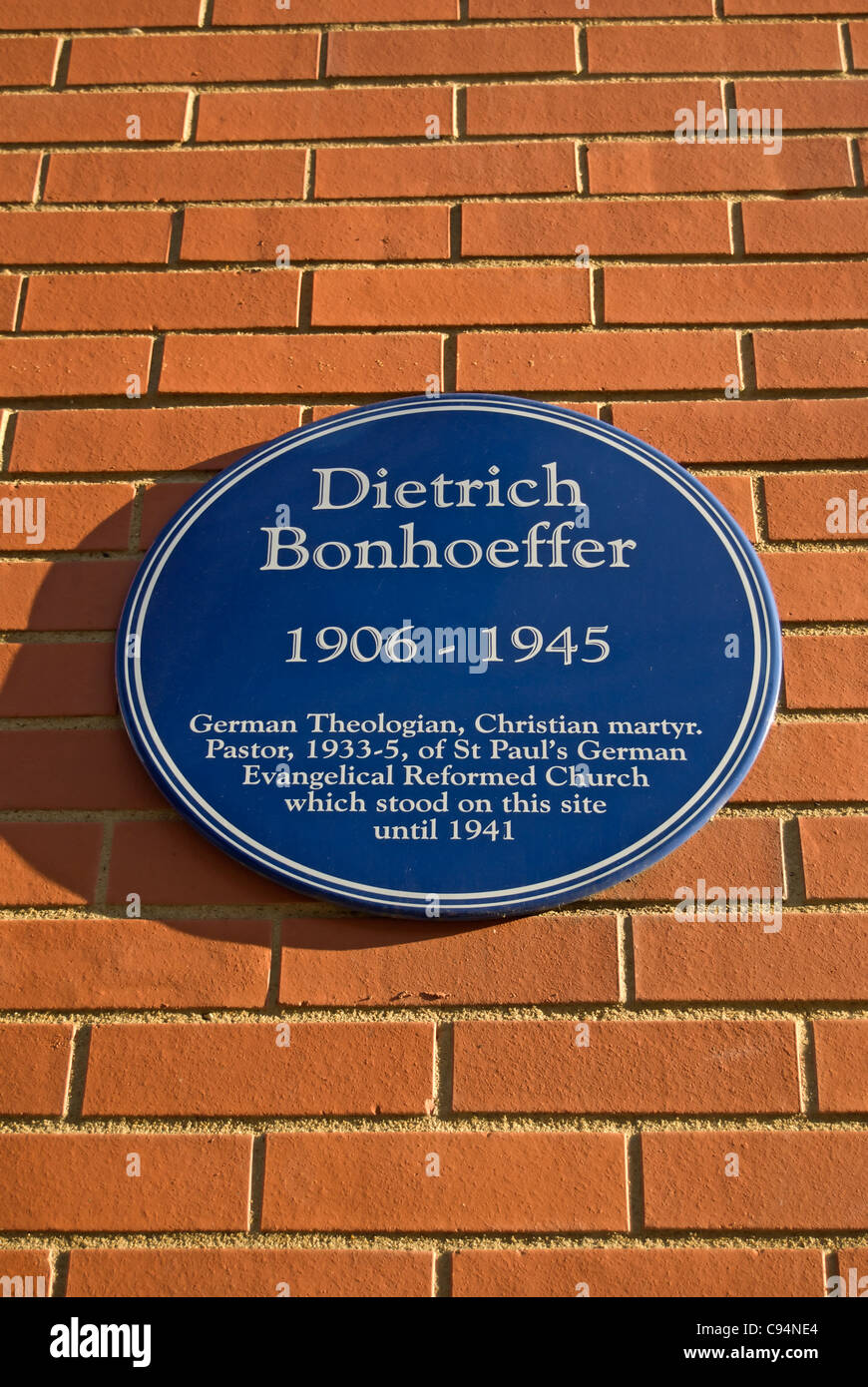 Plaque de Dietrich Bonhoeffer, pasteur et théologien allemand à Londres, pendant les années 1930, plus tard exécuté par les nazis Banque D'Images