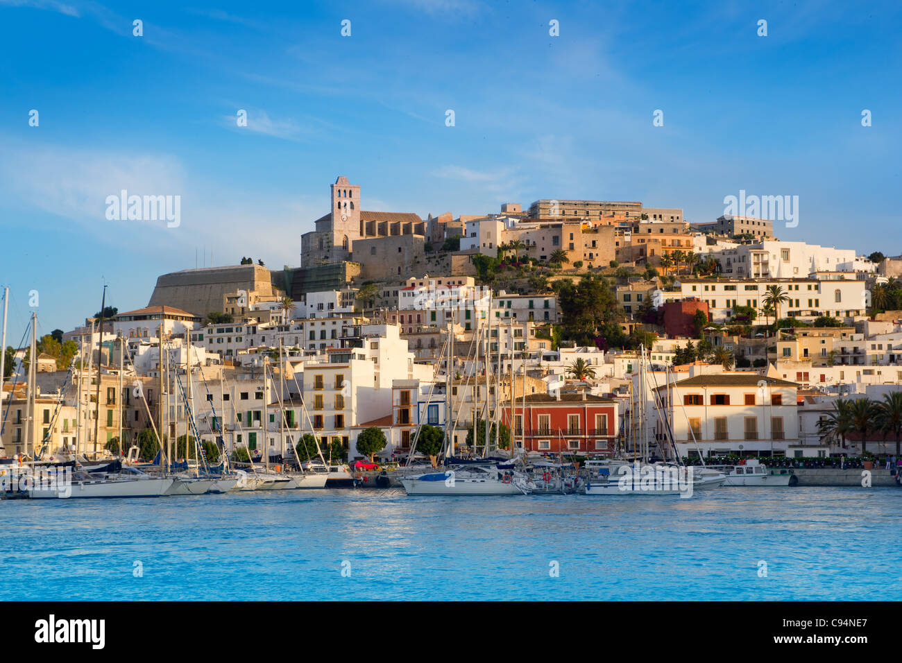 Eivissa Ibiza ville avec vue sur la mer Méditerranée Banque D'Images
