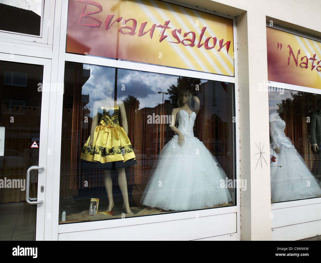 Suite Nuptiale gawn dans une vitrine à Hambourg, Allemagne Banque D'Images