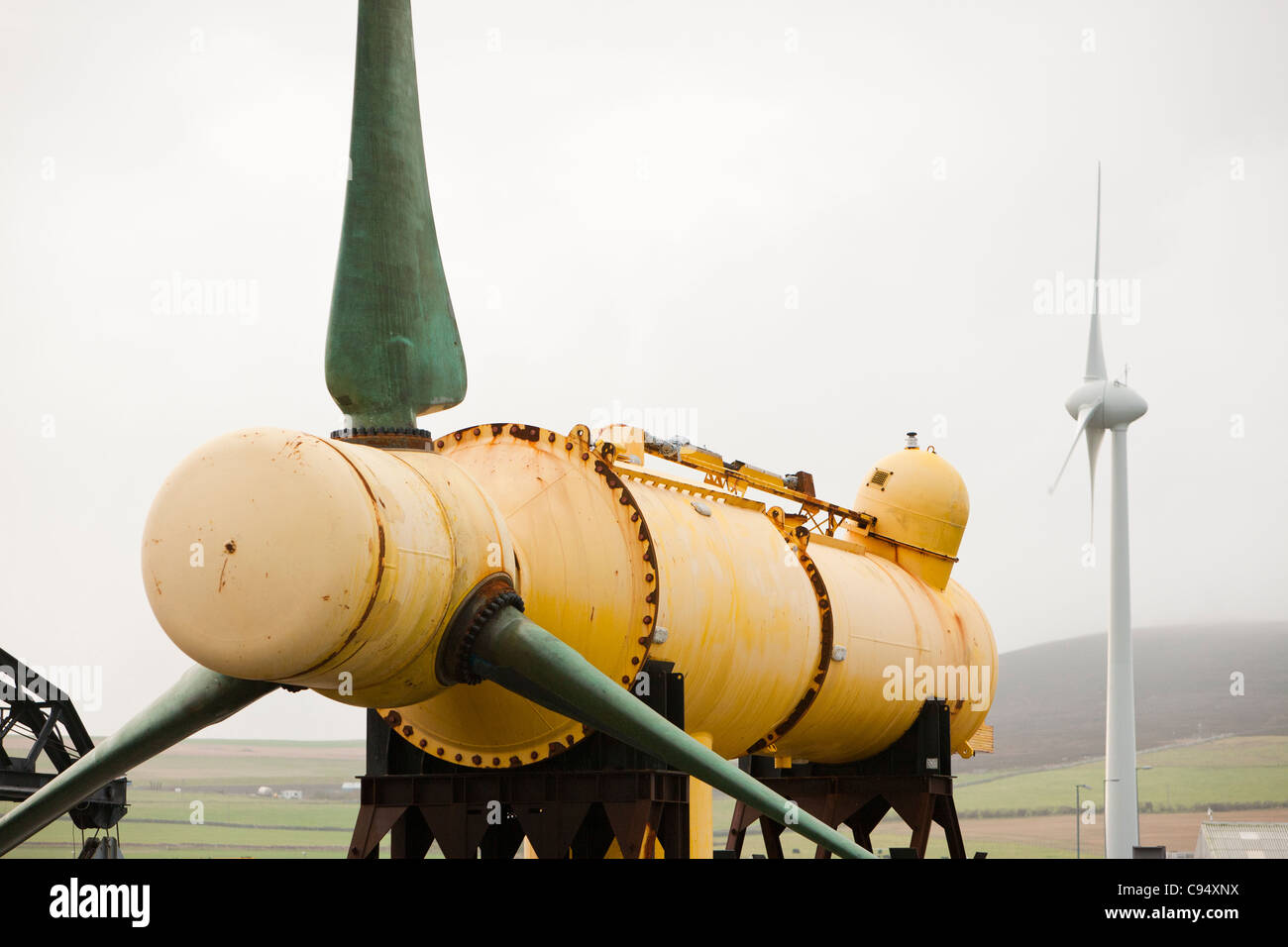 Une turbine marémotrice sur le quai de Kirkwall, Orkney, Scotland, UK. Banque D'Images