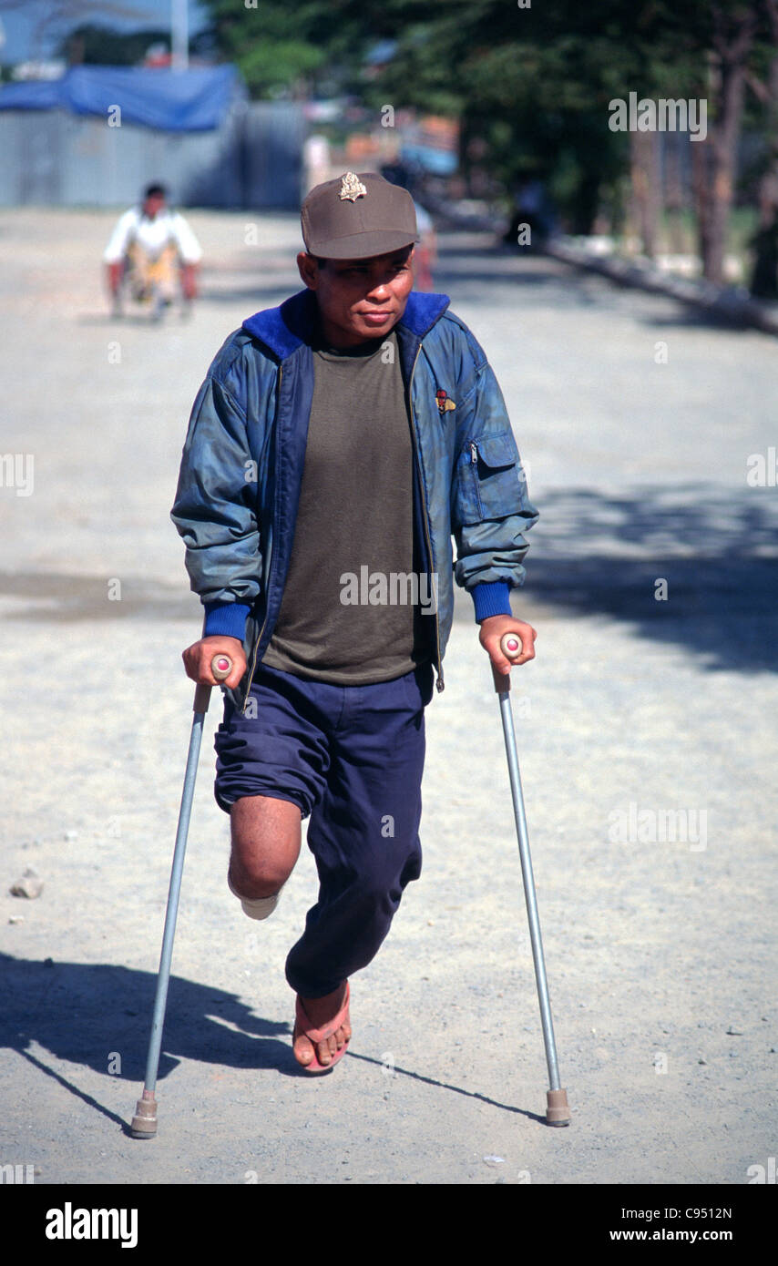 Les mines terrestres demeurent l'héritage d'années de guerre au Cambodge. Banque D'Images
