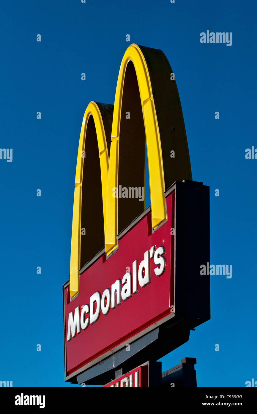 Logo de signalisation mcdonalds. Banque D'Images