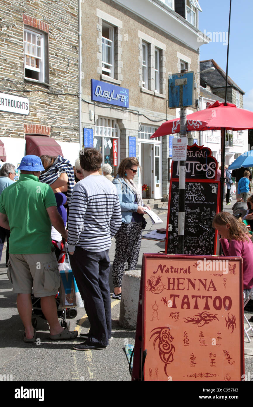 En été, des rues de Padstow, Cornwall, UK Banque D'Images