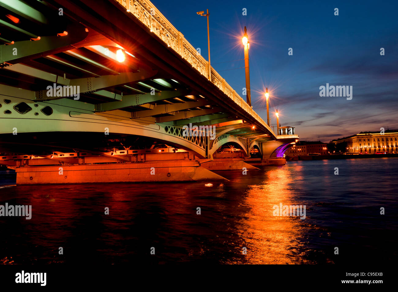 Blagoveshchensky Bridge, Saint-Pétersbourg, Russie, Nuit Blanche, Neva Banque D'Images