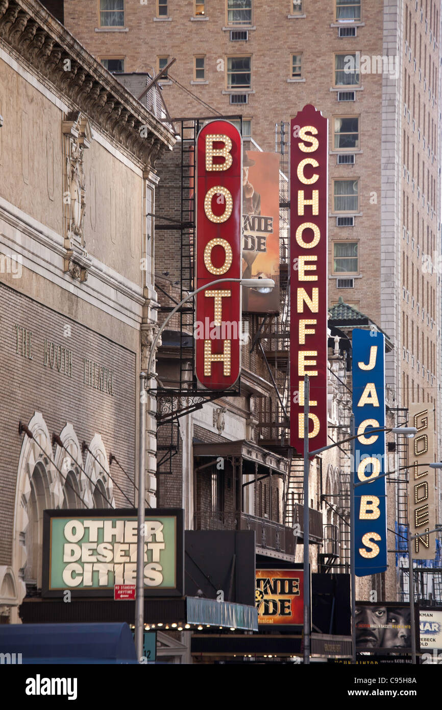 Théâtre de Broadway chapiteaux sur West 45th Street, Times Square, NYC Banque D'Images