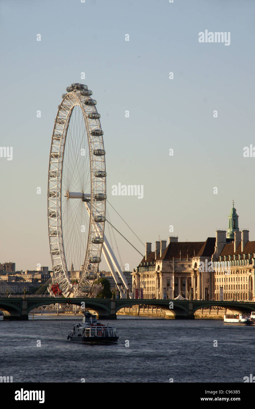 La roue du millénaire sur la rive sud de la Tamise, Londres, Angleterre, Royaume-Uni. (C) Marc Jackson Banque D'Images