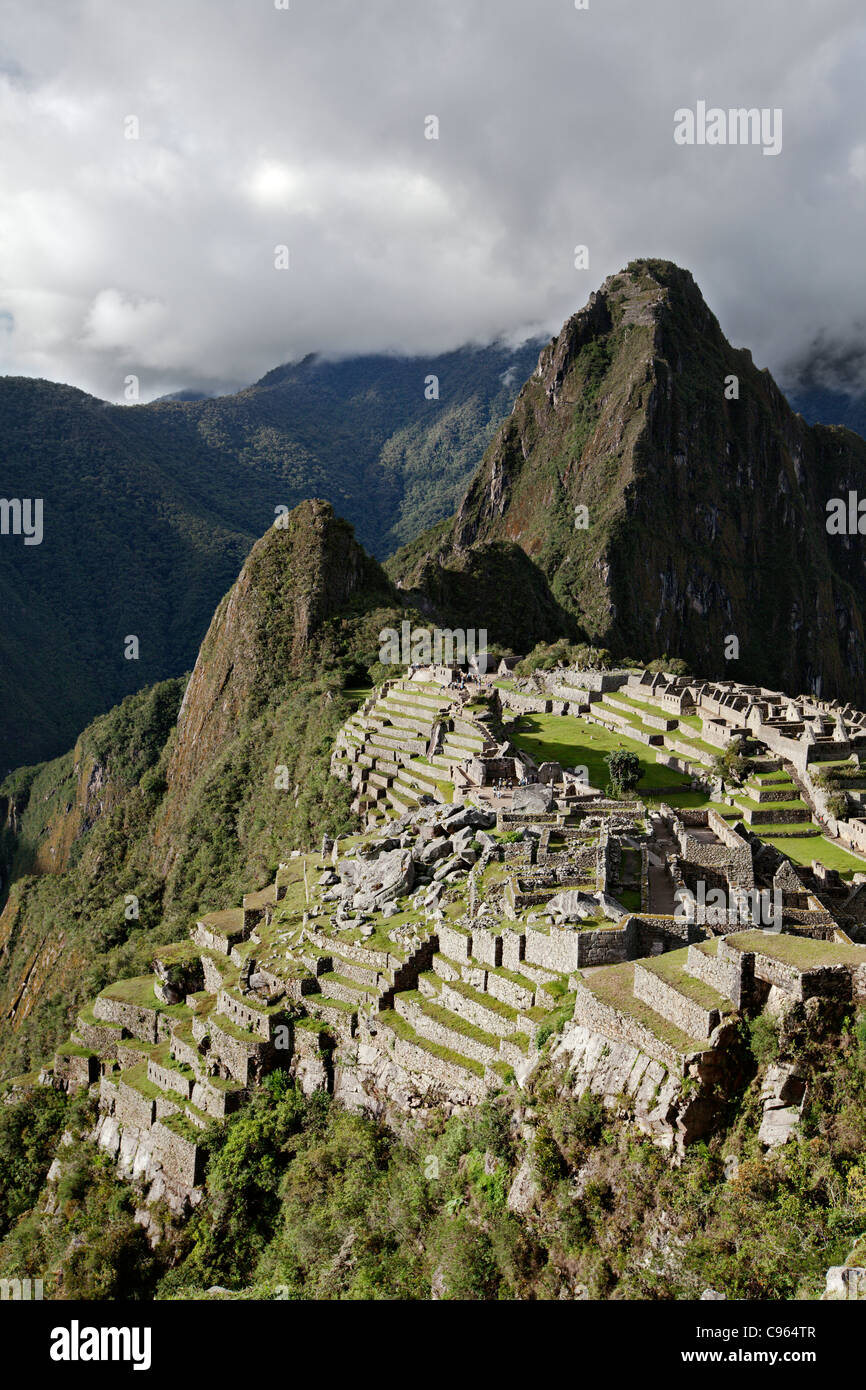 Le Machu Picchu, les ruines Inca et la plus connue dans le site touristique des Andes, au Pérou. Banque D'Images