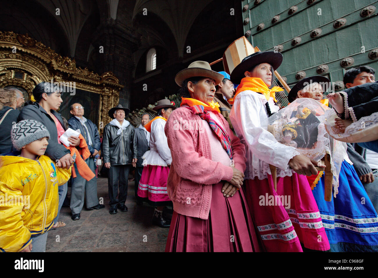 Festivités de Noël dans la cathédrale de Saint-Domingue à Cuzco, Pérou. Banque D'Images