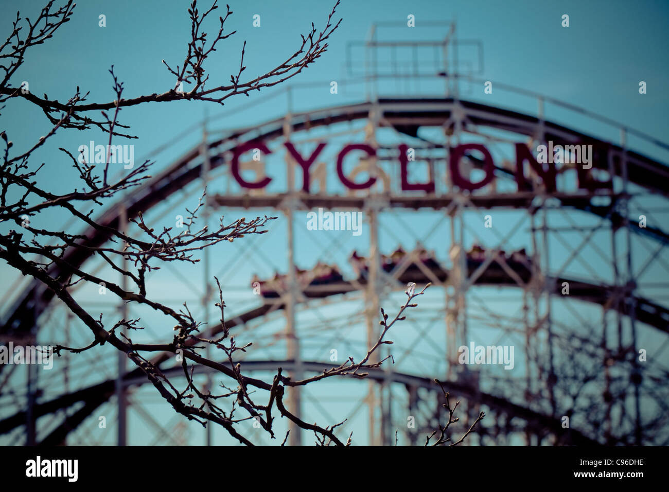 Le Cyclone Roller Coaster - Coney Island Banque D'Images