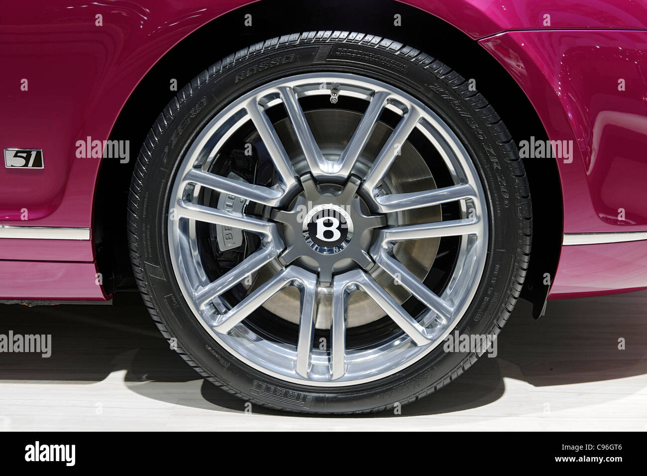 Bentley Continental GTC cabriolet, série 51, super voiture de sport, métallique rose Banque D'Images