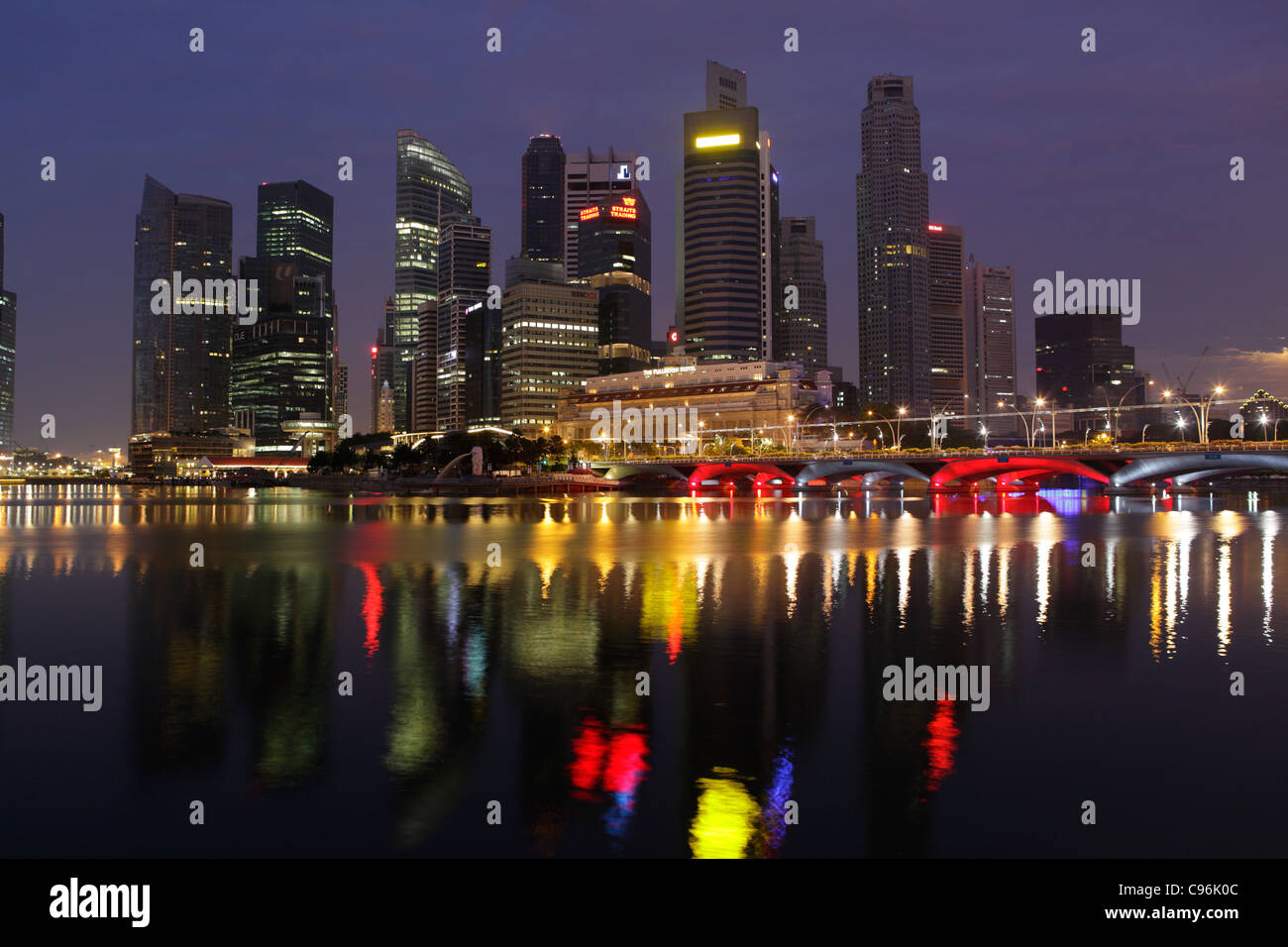 Singapour, Singapour Skyline at Dusk Banque D'Images