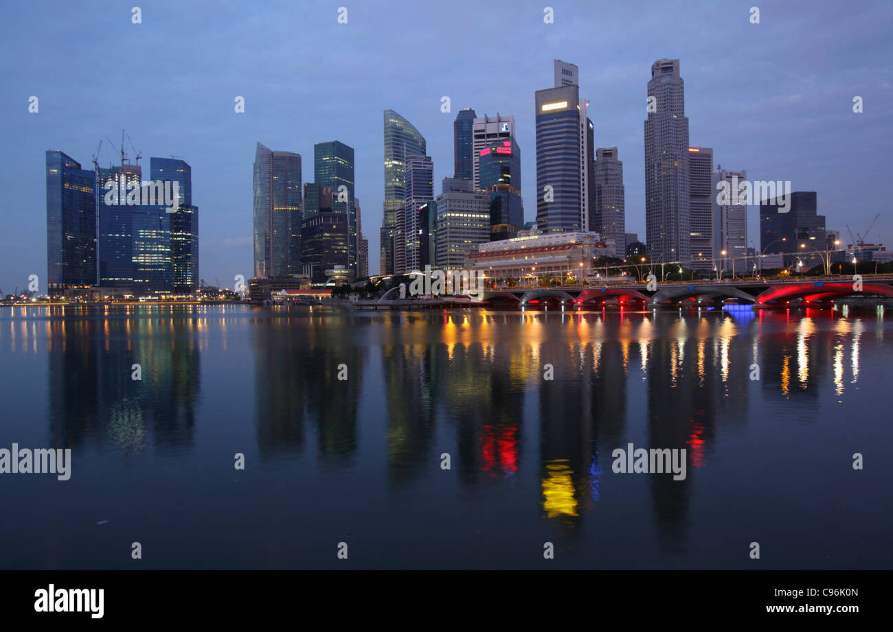 Singapour, Singapour Skyline at Dusk Banque D'Images
