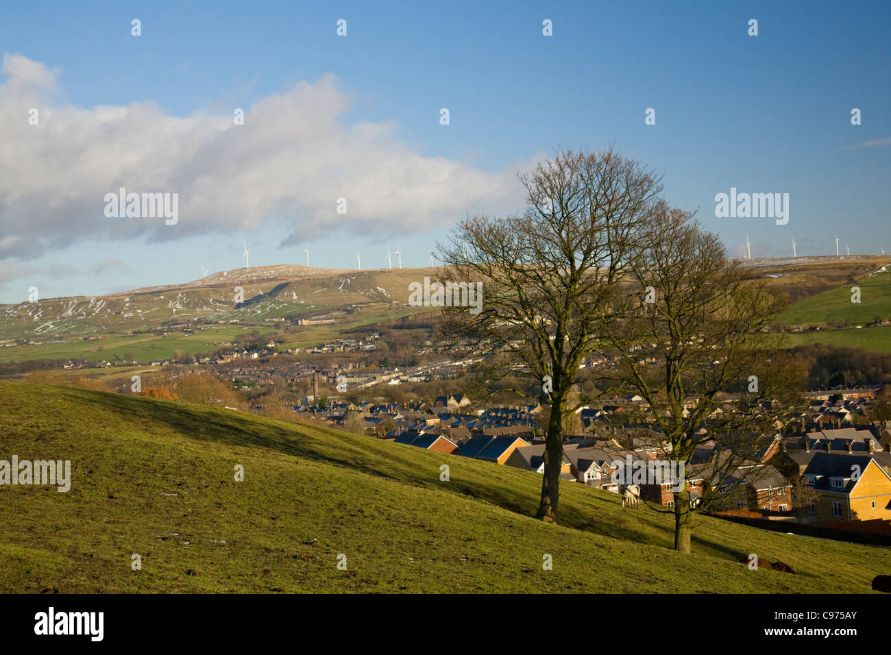 Paysage de landes, près de West Pennine ramsbottom, Lancashire, Angleterre, scout moor éoliennes dans la distance Banque D'Images