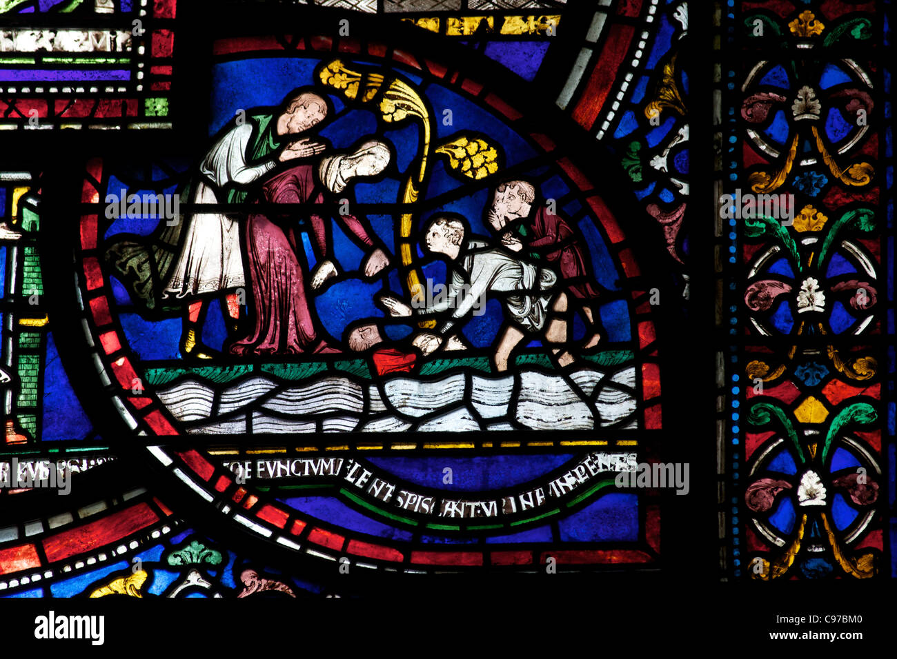 Philip Scot et les grenouilles, Becket Fenêtre Miracle 6, chapelle de la Trinité, ambulatoires vitraux médiévaux de la Cathédrale de Canterbury, Kent Banque D'Images