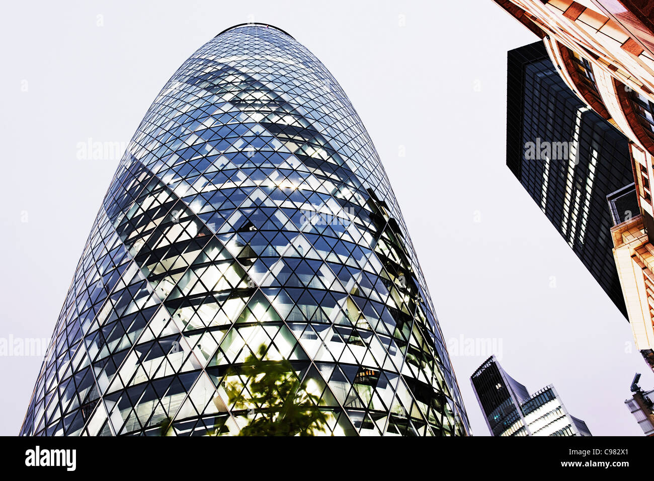 La tour Swiss Re ou le Gherkin, City of London, England, United Kingdom, Royaume-Uni, Europe Banque D'Images