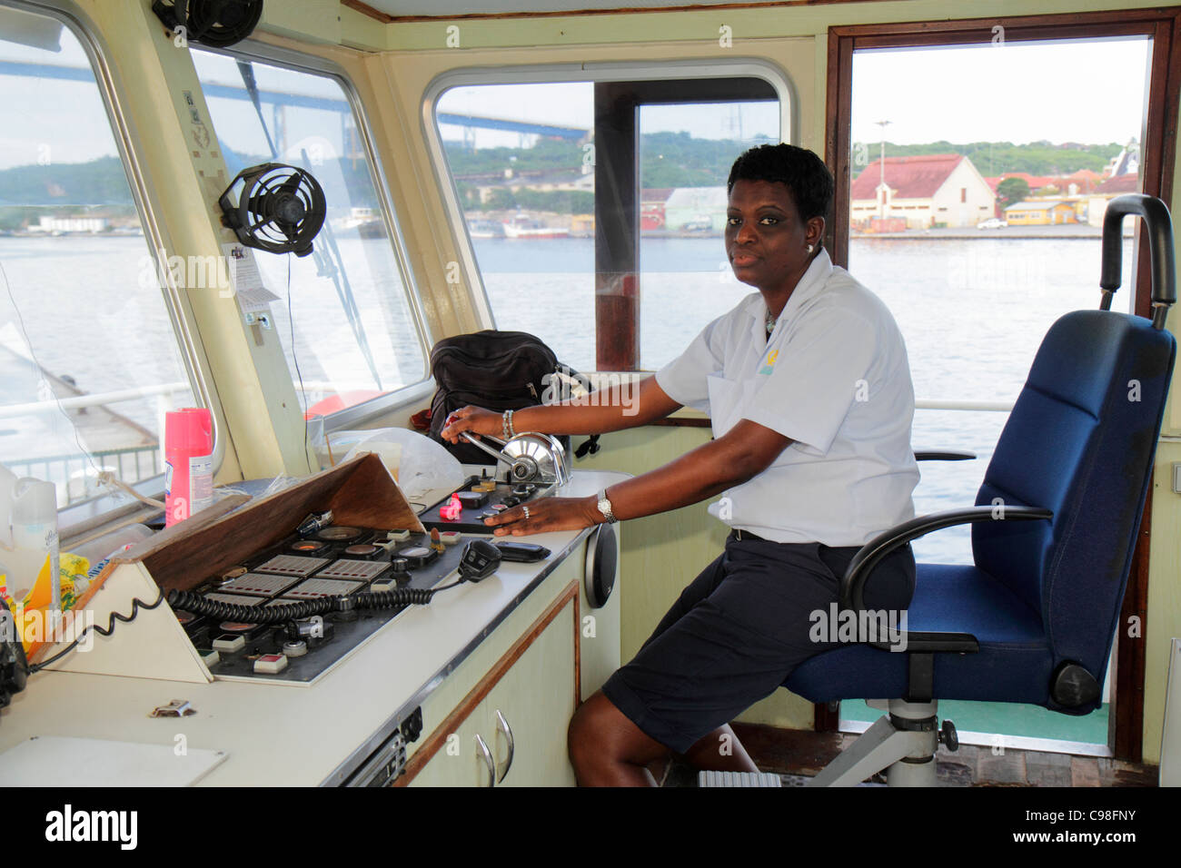 Willemstad Curaçao,pays-Bas Petites Antilles Leeward,Iles ABC,Otrobanda,Punda,St. Eau de la baie de Saint Anna, ferry gratuit, bateau, transport, port, harb Banque D'Images