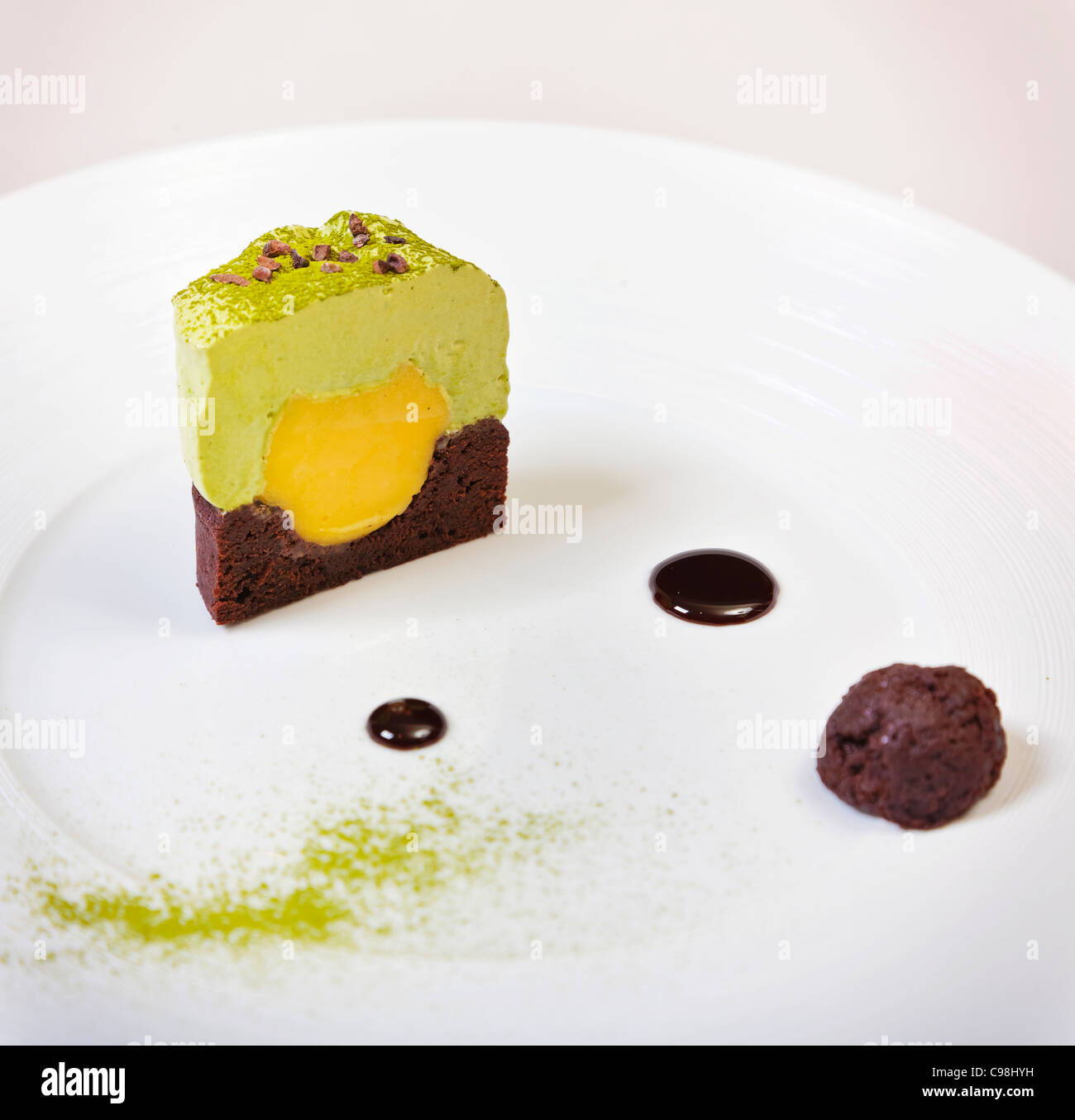 Le Dessert., Restaurant Sa qua na 22, pl. Hamelin Honfleur (14600) France Tél :  +33 2 31 89 40 80 Chef Alexandre Bourdas. Deux sta Banque D'Images
